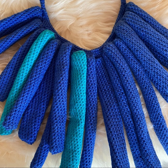 Hand knit necklace made in Europe - Picture 3 of 7